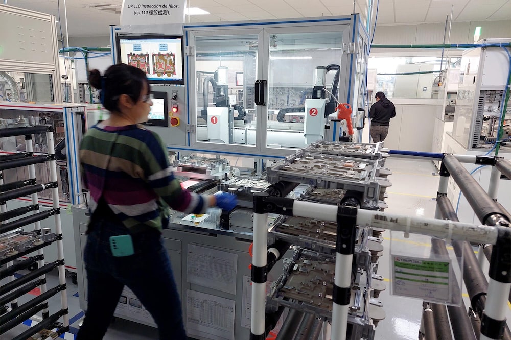 Dentro de la fábrica de Yinlun en Nuevo León Dentro de la fábrica de Yinlun en Nuevo León