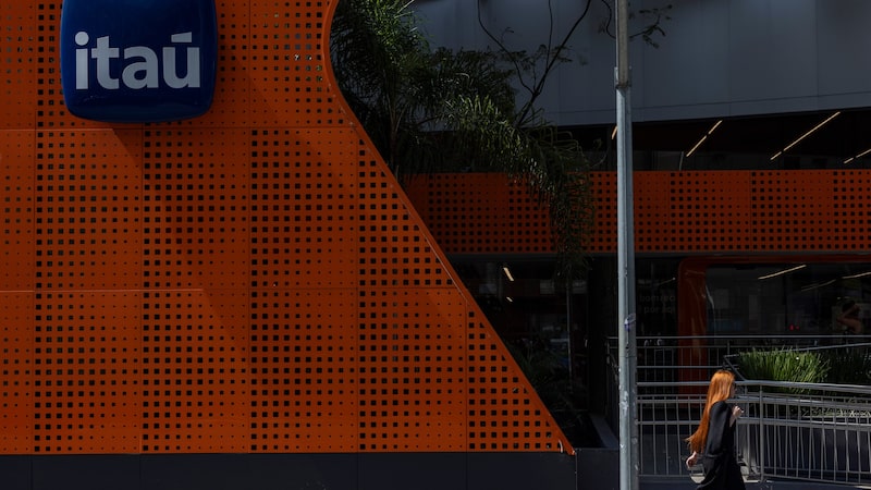 Itaú vai transferir parte da equipe de Londres para Luxemburgo Itaú vai transferir parte da equipe de Londres para Luxemburgo