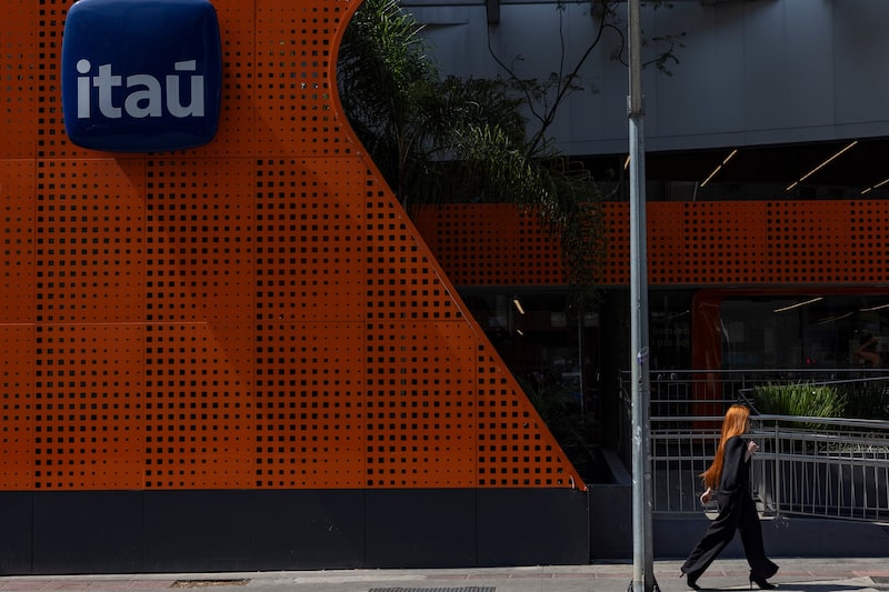 Itaú vai transferir parte da equipe de Londres para Luxemburgo Itaú vai transferir parte da equipe de Londres para Luxemburgo