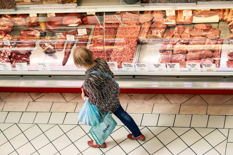 Hungarian Shoppers Are Orbans Best Bet to Avoid a Recession Hungarian Shoppers Are Orbans Best Bet to Avoid a Recession