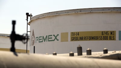 Pemex importa casi la misma cantidad de gasolina que produce en México Pemex importa casi la misma cantidad de gasolina que produce en México