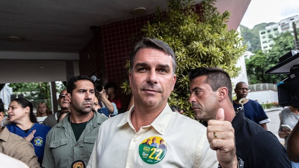 Flávio Bolsonaro aventaja a Lula por seis puntos en encuesta para segunda vuelta en Brasil Flávio Bolsonaro aventaja a Lula por seis puntos en encuesta para segunda vuelta en Brasil