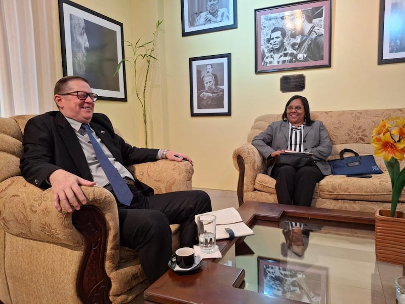 Ecuador declara como persona ‘non grata’ embajador de Cuba y le da 48 horas para irse Ecuador declara como persona ‘non grata’ embajador de Cuba y le da 48 horas para irse