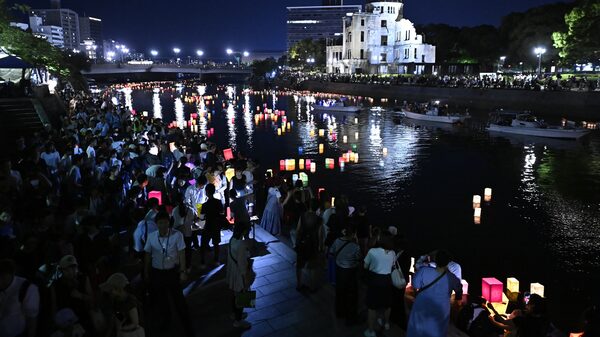 Grupo de sobreviventes das bombas atômicas dos EUA no Japão recebe o Nobel da Paz Grupo de sobreviventes das bombas atômicas dos EUA no Japão recebe o Nobel da Paz