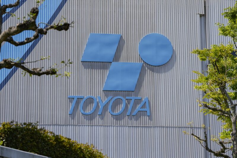 Toyota Industries está dispuesta a aceptar una propuesta de compra, según Kyodo. Toyota Industries está dispuesta a aceptar una propuesta de compra, según Kyodo.
