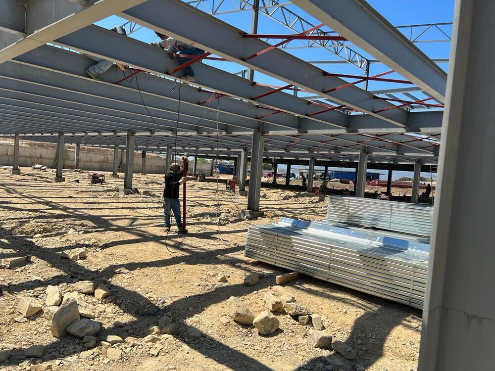 Avances en la construcción de la tienda por departamentos Diunsa, en Comayagua, ciudad al centro de Honduras. Avances en la construcción de la tienda por departamentos Diunsa, en Comayagua, ciudad al centro de Honduras.