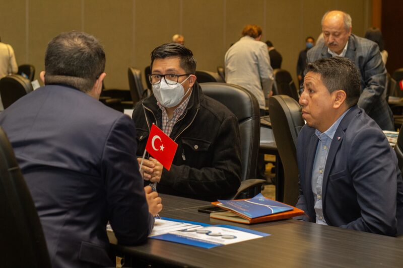 Los participantes dieron a conocer portafolios de productos electrodomésticos, electrónicos, entre otros. Los participantes dieron a conocer portafolios de productos electrodomésticos, electrónicos, entre otros.