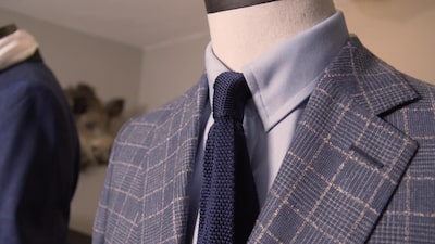 Vuelve el traje a la oficina y reinan los conjuntos holgados y más relajados Vuelve el traje a la oficina y reinan los conjuntos holgados y más relajados