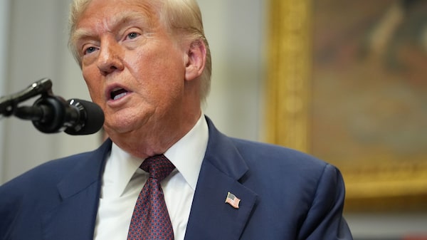 Trump planea un arancel del 100% a chips, pero eximiría a Apple por invertir en EE.UU. Trump planea un arancel del 100% a chips, pero eximiría a Apple por invertir en EE.UU.