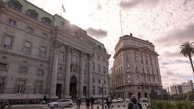 Milei tem teste de confiança com medida contra dinheiro guardado ‘debaixo do colchão’ Milei tem teste de confiança com medida contra dinheiro guardado ‘debaixo do colchão’