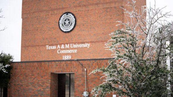 Universidad texana en el ojo de la tormenta por frenar políticas inclusivas Universidad texana en el ojo de la tormenta por frenar políticas inclusivas