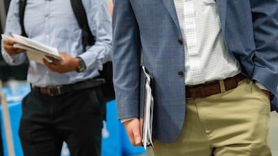 La falta de vacantes pesa más que la IA en el desempleo de los jóvenes en EE.UU.: estudio La falta de vacantes pesa más que la IA en el desempleo de los jóvenes en EE.UU.: estudio