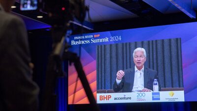 Jamie Dimon, do JPMorgan, alerta que recessão nos EUA não está descartada Jamie Dimon, do JPMorgan, alerta que recessão nos EUA não está descartada