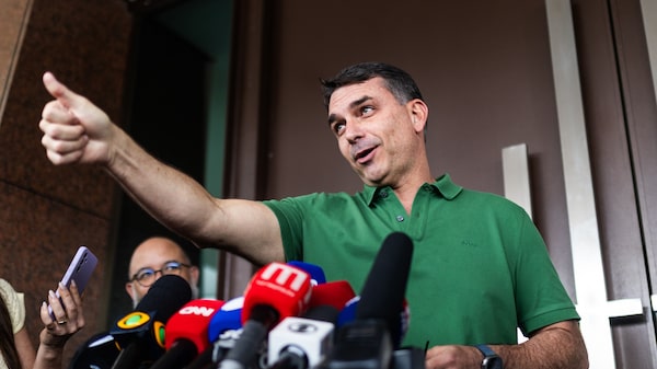 Operadores elevan coberturas cambiarias en Brasil tras el movimiento electoral de Bolsonaro Operadores elevan coberturas cambiarias en Brasil tras el movimiento electoral de Bolsonaro