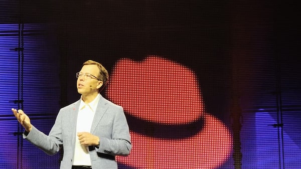 ‘Adoção de IA não é opcional’, diz CEO da Red Hat, empresa da IBM que fatura US$ 7 bi ‘Adoção de IA não é opcional’, diz CEO da Red Hat, empresa da IBM que fatura US$ 7 bi