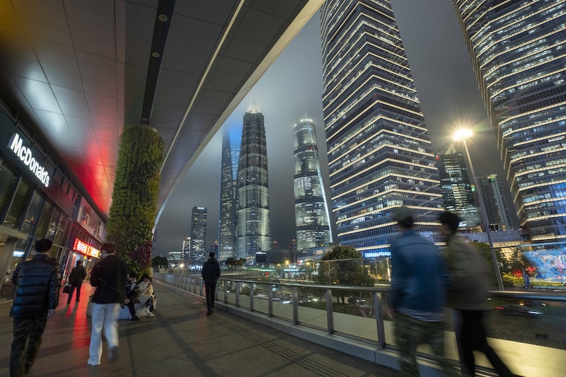 Acciones de Asia suben por valoraciones atractivas; el dólar retrocede. Acciones de Asia suben por valoraciones atractivas; el dólar retrocede.