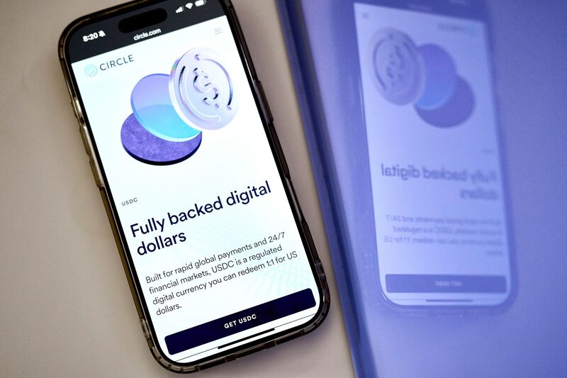 La decisión definitiva sobre si una stablecoin debe registrarse en la SEC aún debe tomarse caso por caso, dijo la SEC en una nota a pie de página. La decisión definitiva sobre si una stablecoin debe registrarse en la SEC aún debe tomarse caso por caso, dijo la SEC en una nota a pie de página.