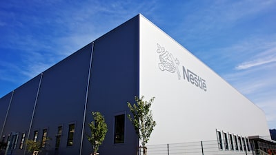 Nestlé intensifica producción para evitar escasez de fórmula tras retiro por contaminación Nestlé intensifica producción para evitar escasez de fórmula tras retiro por contaminación
