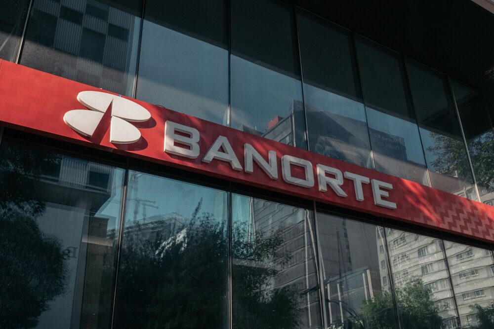 Rappicard surgió en 2020 como una alianza estratégica entre el unicornio colombiano y el banco mexicano, bajo la cual lanzaron tarjetas de crédito al año siguiente. Rappicard surgió en 2020 como una alianza estratégica entre el unicornio colombiano y el banco mexicano, bajo la cual lanzaron tarjetas de crédito al año siguiente.