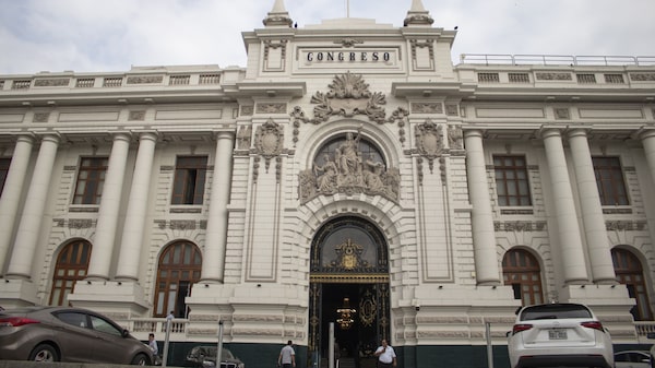 Perú volverá a tener Senado 30 años después de que Fujimori lo aboliera Perú volverá a tener Senado 30 años después de que Fujimori lo aboliera