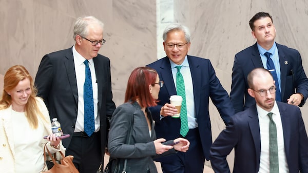 CEO de Nvidia defiende los modelos de IA de peso abierto ante el debate regulatorio en EE.UU. CEO de Nvidia defiende los modelos de IA de peso abierto ante el debate regulatorio en EE.UU.