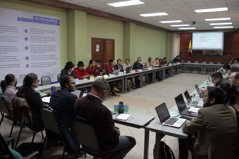 El gobierno señaló que aún hay una veintena de desacuerdos en medio de las peticiones de los grupos indígenas. El gobierno señaló que aún hay una veintena de desacuerdos en medio de las peticiones de los grupos indígenas.