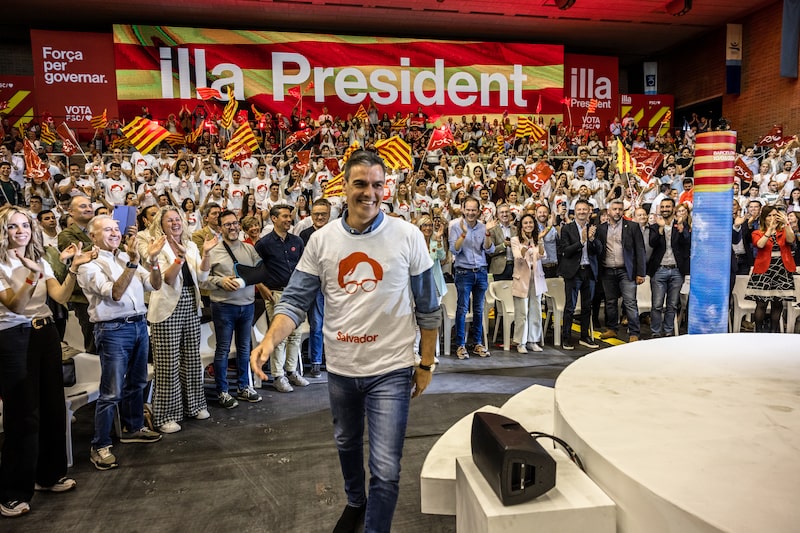 Pedro Sánchez durante evento de campanha em Barcelona: busca por apoio para seguir no poder (Foto: Angel Garcia/Bloomberg) Pedro Sánchez durante evento de campanha em Barcelona: busca por apoio para seguir no poder (Foto: Angel Garcia/Bloomberg)
