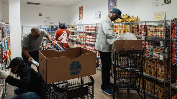 Wall Street advierte sobre el impacto de recortes al SNAP en temporada alta de compras Wall Street advierte sobre el impacto de recortes al SNAP en temporada alta de compras