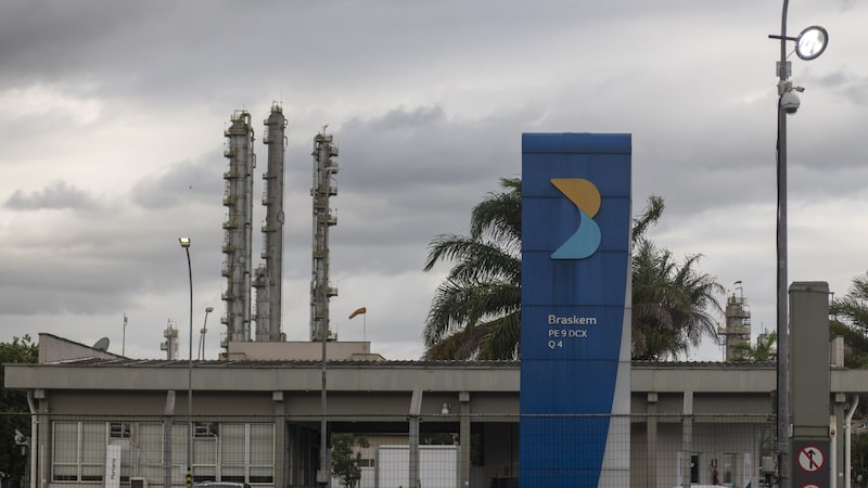 Braskem recebe propostas de credores, mas segue sem acordo a três dias de prazo final Braskem recebe propostas de credores, mas segue sem acordo a três dias de prazo final
