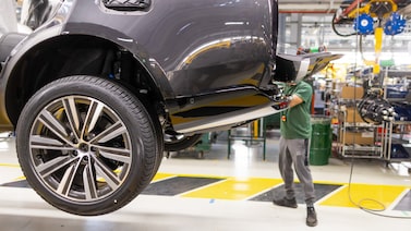 Jaguar Land Rover planeja cortar 4.000 empregos e amplia onda de demissões no setor Jaguar Land Rover planeja cortar 4.000 empregos e amplia onda de demissões no setor