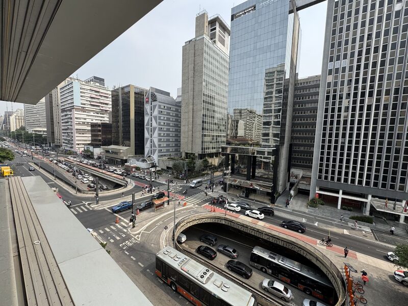 Avenida Paulista, em São Paulo Avenida Paulista, em São Paulo