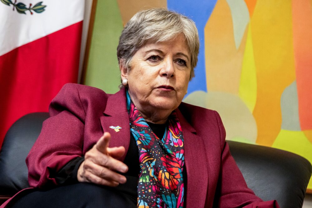 Alicia Bárcena, secretaria de Medio Ambiente y Recursos Naturales Alicia Bárcena, secretaria de Medio Ambiente y Recursos Naturales