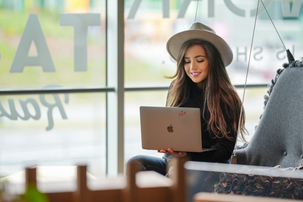 "Digital nomadism is a lifestyle that is accompanied by a way of seeing opportunities without geographical barriers," Koivisto Rodríguez says. "Digital nomadism is a lifestyle that is accompanied by a way of seeing opportunities without geographical barriers," Koivisto Rodríguez says.