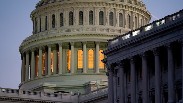 EE.UU. se acerca a un acuerdo que elevaría el techo de la deuda durante dos años EE.UU. se acerca a un acuerdo que elevaría el techo de la deuda durante dos años