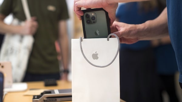Juez de Brasil dice que vender iPhone sin adaptador de corriente es “abusivo” Juez de Brasil dice que vender iPhone sin adaptador de corriente es “abusivo”