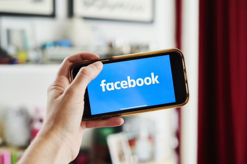 El logo de Facebook Inc. en un teléfono inteligente El logo de Facebook Inc. en un teléfono inteligente