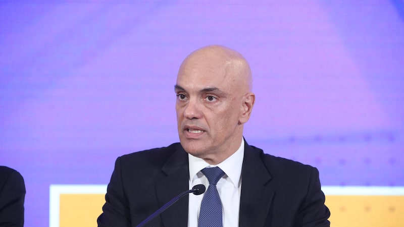 EUA retiram Alexandre de Moraes e sua mulher, Viviane, de lista de sanções da Magnitsky EUA retiram Alexandre de Moraes e sua mulher, Viviane, de lista de sanções da Magnitsky