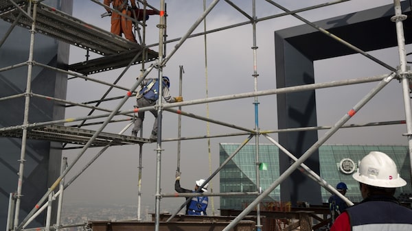 Empleo formal en México desacelera y cierra 2023 debajo de lo previsto Empleo formal en México desacelera y cierra 2023 debajo de lo previsto