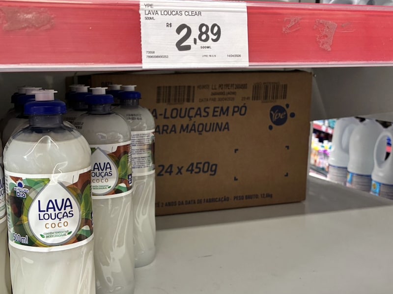 Gôndola de detergentes em loja da bandeira Dia em Vila Gomes, zona oeste de São Paulo, nesta quarta-feira (13). O espaço antes ocupado pela Ypê foi preenchido pela marca própria da rede após a determinação da Anvisa Gôndola de detergentes em loja da bandeira Dia em Vila Gomes, zona oeste de São Paulo, nesta quarta-feira (13). O espaço antes ocupado pela Ypê foi preenchido pela marca própria da rede após a determinação da Anvisa