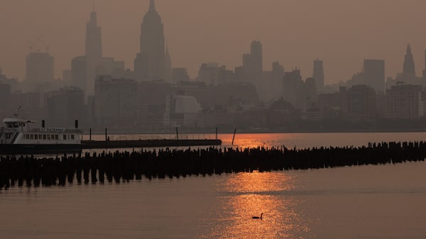 Nova York sofre com os incêndios florestais no Canadá Nova York sofre com os incêndios florestais no Canadá