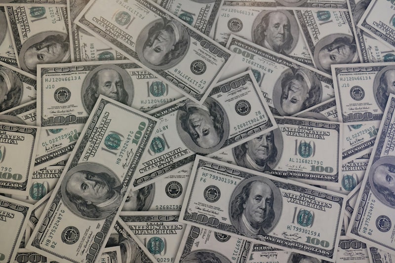 Dinero Dinero