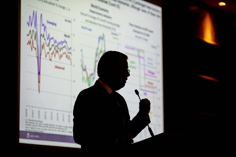 La inflación de 6% anual en septiembre se ubicó por encima del pronóstico promedio actual de Banxico para el tercer trimestre del 2021, que es de 5,8%. La inflación de 6% anual en septiembre se ubicó por encima del pronóstico promedio actual de Banxico para el tercer trimestre del 2021, que es de 5,8%.