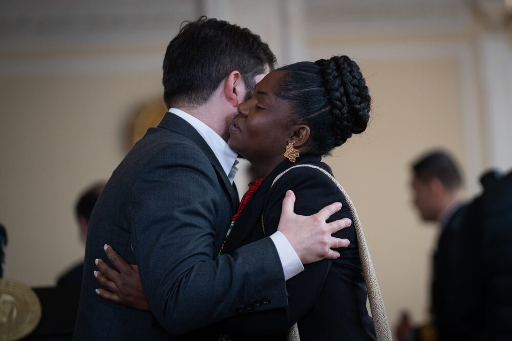 Gabriel Boric, presidente de Chile, a la izquierda, abraza a Francia Márquez, vicepresidenta de Colombia, durante una conferencia de prensa en el Palacio Presidencial en Bogotá, Colombia, el lunes 8 de agosto de 2022. Fotógrafa: Nathalia Angarita/Bloomberg Gabriel Boric, presidente de Chile, a la izquierda, abraza a Francia Márquez, vicepresidenta de Colombia, durante una conferencia de prensa en el Palacio Presidencial en Bogotá, Colombia, el lunes 8 de agosto de 2022. Fotógrafa: Nathalia Angarita/Bloomberg