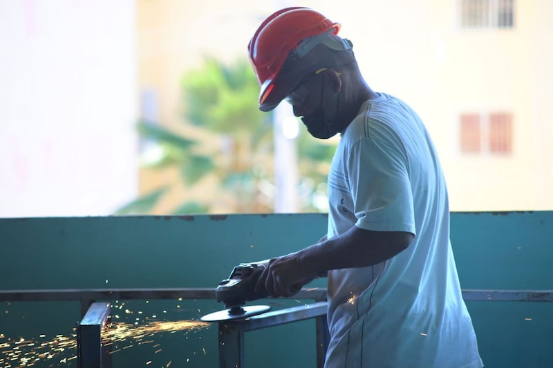 En una imagen referencial, construcción del Complejo Educativo La Franja de la Llanada en Sucre, el 4 de septiembre de 2025. En una imagen referencial, construcción del Complejo Educativo La Franja de la Llanada en Sucre, el 4 de septiembre de 2025.