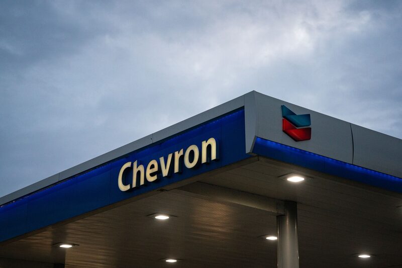 Una gasolinera Chevron en Anchorage, Alaska, EE. UU., el jueves 14 de agosto de 2025. Una gasolinera Chevron en Anchorage, Alaska, EE. UU., el jueves 14 de agosto de 2025.