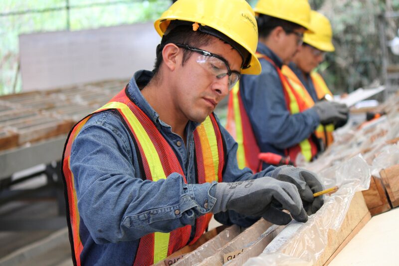 Mirador y Fruta del Norte son los dos principales proyectos mineros del Ecuador. Mirador y Fruta del Norte son los dos principales proyectos mineros del Ecuador.