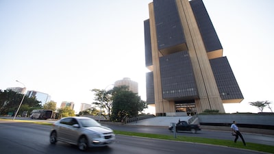 Banco Central de Brasil dice que trayectoria de las tasas podría cambiar por guerra en Irán Banco Central de Brasil dice que trayectoria de las tasas podría cambiar por guerra en Irán