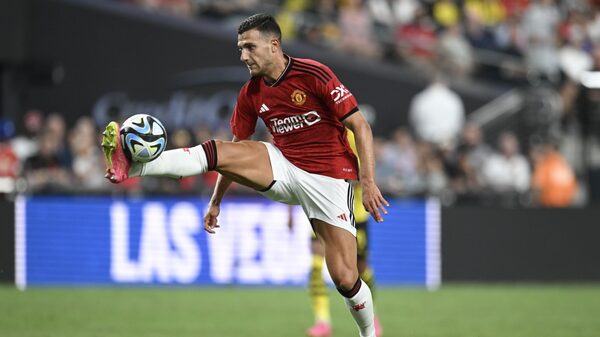 Adidas firma acuerdo de patrocinio con Manchester United por US$1.200 millones Adidas firma acuerdo de patrocinio con Manchester United por US$1.200 millones