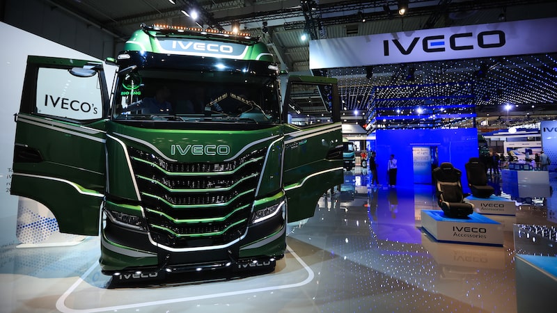 Iveco vende unidades de caminhões e ônibus e de defesa em operações de € 5,5 bi Iveco vende unidades de caminhões e ônibus e de defesa em operações de € 5,5 bi