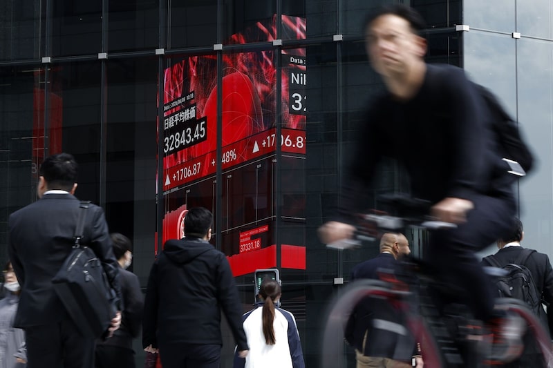 El ministro de Finanzas japonés ha declarado que está organizando una reunión bilateral con el secretario del Tesoro estadounidense, Scott Bessent. El ministro de Finanzas japonés ha declarado que está organizando una reunión bilateral con el secretario del Tesoro estadounidense, Scott Bessent.